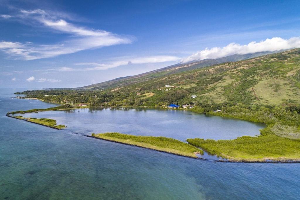 Апартаменты Molokai Island Retreat With Beautiful Ocean Views And Pool - Newly Remodeled! Ualapue Экстерьер фото
